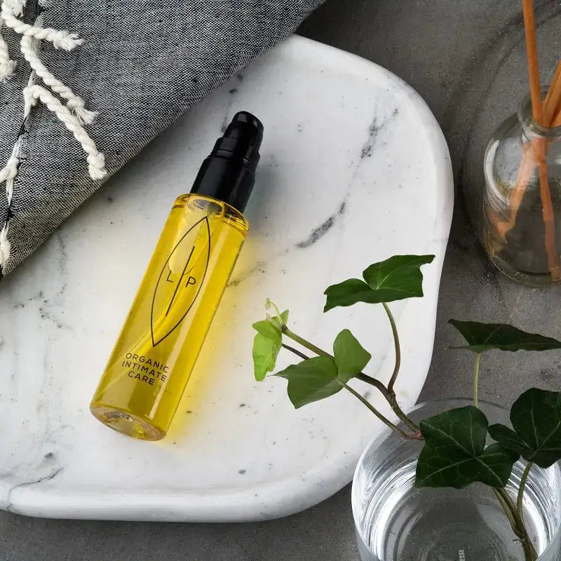 Lip intimate care Cleansing Oil - Intimolja med Fragonia & Havtorn Lip Intimate Care
